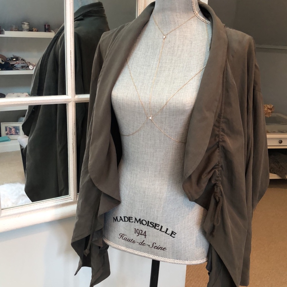 Zara Spring Jacker - Picture 2 of 3